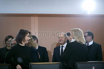 Annalena Baerbock  Olaf Scholz  Nancy Faeser  cabinet meeting