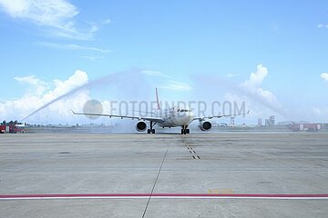 Malediven-Male-chinesische Flugtouristen-Wasser-Kanonen-Salute