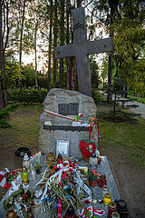 Polen  Warschau - Grab des polnischen Spions Ryszard Kuklinski (1930-2004) auf dem Powazki Militaerfriedhof (Cmentarz Wojskowy)