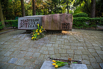 Polen  Warschau - Grab von Wladyslaw Gomulka (1905-1982  1956-1970 Erster Sekretaer des ZK der PZPR (Polnische Vereinigte Arbeiterpartei) auf dem Powazki Militaerfriedhof (Cmentarz Wojskowy)