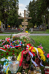 Polen  Warschau - Grab des polnischen Intellektuellen und Politikers Wladyslaw Bartoszewski (1922-2015) auf dem Powazki Militaerfriedhof (Cmentarz Wojskowy)