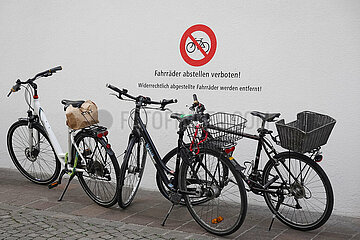 Aarau  Schweiz  Fahrraeder wurden trotz Verbot abgestellt