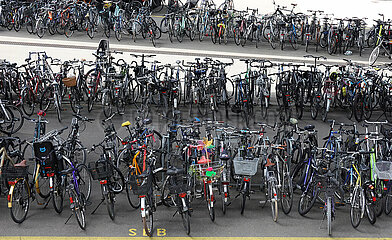 Zuerich  Schweiz  Fahrradparkplatz