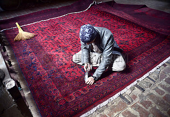 Pakistan-Peshawar-Carpet-Faktor-Pakistan-Peshawar-Teppich-Faktor