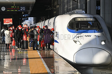 CHINA-CHONGQING-MIGRANT WORKER-BACK TO WORK-SPECIAL TRAIN (CN)