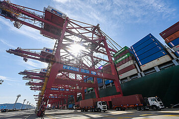 China-Zhejiang-Ningbo-Zhoushan-Port-Cargo (CN)