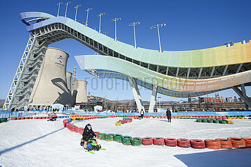 Xinhua Schlagzeilen: Ein Jahr später hinterlässt die Olympischen Winterspiele in der chinesischen Gesellschaft nachhaltig