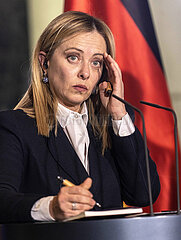 Giorgia Meloni
Republik.
Giorgia Meloni  Ministerpräsidentin der Italienischen
Republik.