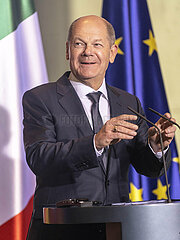 Olaf Scholz
Republik.
Giorgia Meloni  Ministerpräsidentin der Italienischen
Republik.