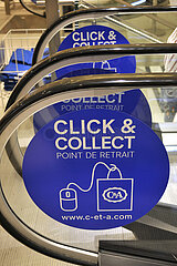 FRANCE. PARIS (75) LOGO CLICK & COLLECT IN C&A DEPARTMENT STORE