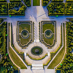 France; Yvelines (78) The Chateau de Versailles halfway up  in a captive balloon. In the Grand Parc de Versailles designed and laid out by Andre Le Notre  the order and symmetry characteristic of the garden still reign.