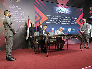 Irak-Baghdad-China-UAE-Energie-Deals-Unterzeichnung Zeremonie