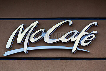 Polen  Police Mostowe - Mc Cafe-Schriftzug (gehoert zu McDonald s)