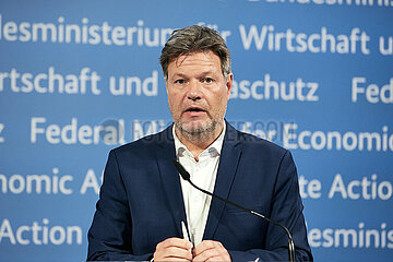 Berlin  Deutschland - Rober Habeck bei einer Pressekonferenz in seinem Ministerium.