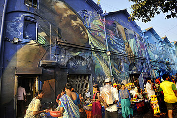 INDIA. MAHARASTHRA. MUMBAI ( BOMBAY) SASSOON DOCKS THE FISH MARKET  THE WALLS OF THE DOCKS HAVE BEEN PAINT BY STREET ART ARTISTS DURING THE ART PROJECT FESTIVAL