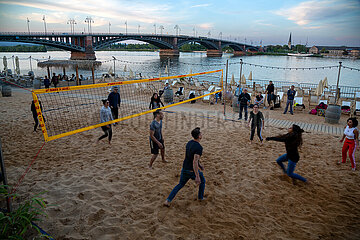 Deutschland  Mainz - Beachvolleyball am Rhein