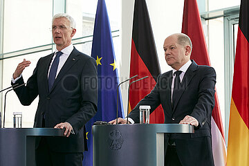 Berlin  Deutschland - Bundeskanzler Olaf Scholz und der lettische Ministerpraesident Krisjanis Karins geben eine Pressekonferenz im Kanzleramt.