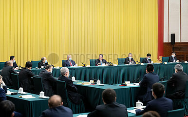 (Zwei Sitzungen) China-Li Qiang-CPPCC-Gruppen-Treffen (CN)