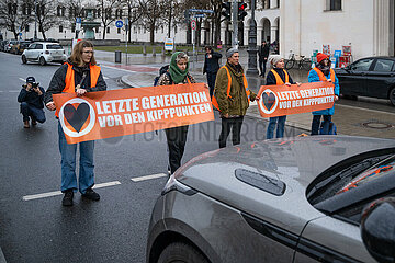 Blockade der Letzten Generation in München zum Weltfrauentag