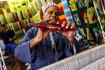 Ägypten-Aswan-Gharb-Sohail-Nubian Village Weaving