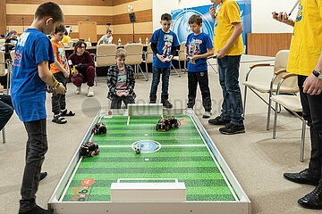 Russland-Vladivostok-Youth-Robot-Fußballwettbewerb