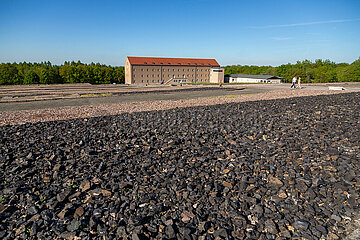 Deutschland  Weimar - Gedenkstaette Buchenwald (KZ-Gedenkstaette)  Lagergelaende und Kammergebaeude (Haeftlingsbekleidungskammer)  heute Museum