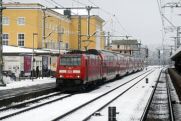 Fulda  Deutschland  Regionalexpress im Bahnhof