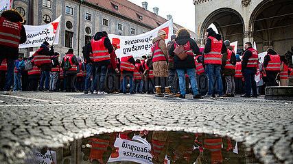 Sparkassen Beschäftigte streiken in München