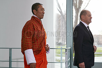 Berlin  Deutschland - Bundeskanzler Olaf Scholz und der bhutanische Premierminister Lotay Tshering im Kanzleramt.