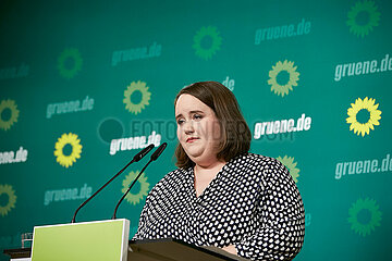 Berlin  Deutschland - Die Bundesvorsitzende Ricarda Lang von BUENDNIS 90/DIE GRUENEN bei einer Pressekonferenz.