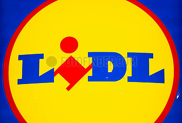 Polen  Poznan - Logo an einem Lidl-Supermarkt