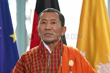 Berlin  Deutschland - Der bhutanische Premierminister Lotay Tshering bei einer Pressekonferenz im Kanzleramt.