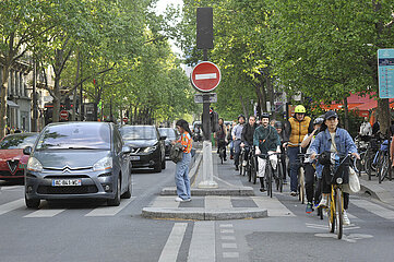 FRANCE. PARIS (75) 2TH DISTRICT. SEBASTOPOL BLVD. BICYCLE PASS