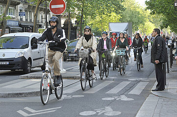 FRANCE. PARIS (75) 2TH DISTRICT. SEBASTOPOL BLVD. BICYCLE PASS
