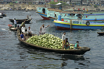 Bangladesch-Dhaka-Watermelon-Handel