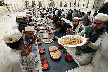 Pakistan-Peshawar-Ramadan-Iiftar