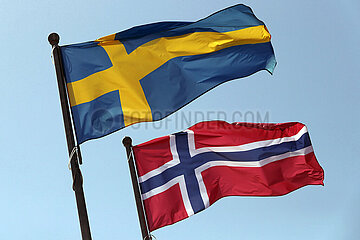 Berlin  Deutschand  Nationalfahnen von Schweden und Norwegen