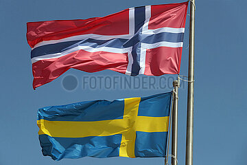 Berlin  Deutschand  Nationalfahnen von Norwegen und Schweden