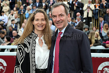 Paris  Frankreich  Dr. Andreas Jacobs  Unternehmer  mit seiner Ehefrau Nathalie