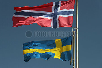 Berlin  Deutschand  Nationalfahnen von Norwegen und Schweden