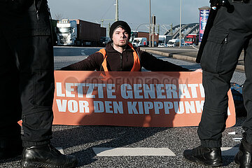 Letzte Generation blockiert erneut Brücke in Hamburg