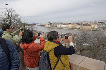HUNGARY-BUDAPEST-CHINESE TOURISTS