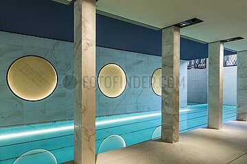 France. Paris (75) 6th arrondissement. The Lutetia hotel  an emblematic luxury establishment  in the Saint-Germain-des-Pres district (left bank). Restored and renovated by the architectural firm Jean-Michel Wilmotte. Akasha spa pool