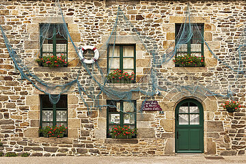 France. Brittany. Ille et Vilaine (35) Village of Saint-Suliac  labeled among the most beautiful villages in France. Belvedere on the Rance estuary  Saint-Suliac has long remained a village in Newfoundland
