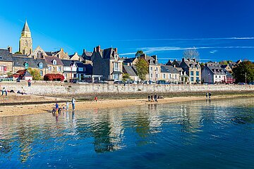 IlFrance; Brittany. Ile et Vilaine (35) - The village of Saint Suliac  ranked among the most beautiful villages in France