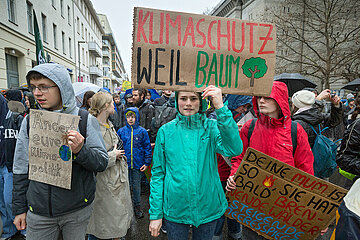 Berlin  Deutschland  DEU - Klima-Demonstration fuer den Ruecktritt von FDP-Verkehrsminister Volker Wissing