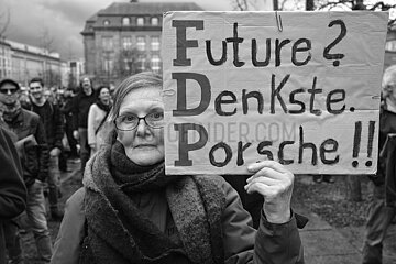 Berlin  Deutschland  DEU - Klima-Demonstration fuer den Ruecktritt von FDP-Verkehrsminister Volker Wissing