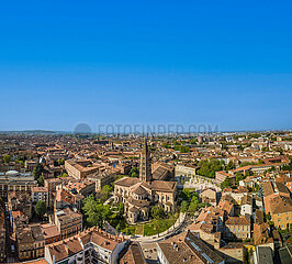 FRANCE. HAUTE-GARONNE (31) TOULOUSE  AERIAL VIEW OF SAINT SERNIN BASILICA  STAGE ON THE WAY TO SAINT JACQUES DE COMPOSTELLE  LISTED AS WORLD HERITAGE BY UNESCO