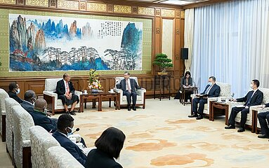 China-Beijing-Wang Yi-Pacific Islands-Politician-Meeting (CN)