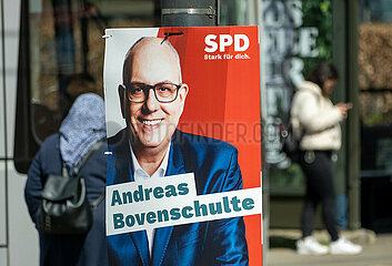 Deutschland  Bremen - Wahlplakat mit Andreas Bovenschulte (SPD)  Bremer Buergermeister und Praesident des Bremer Senats fuer die Bremer Buergerschaftwahlen im Mai 2023